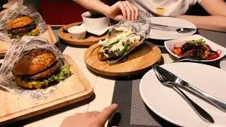 Это очень смелый шаг! Burger and lounge / antract