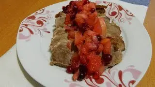 Утиная грудка с соусом из яблок и клюквы/ Duck breast with apple sauce and cranberry sauce