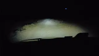 Мощный свет на внедорожнике.