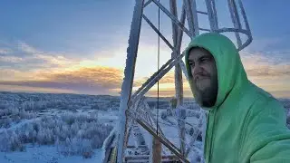 На кране в мороз. Замерзло всё.