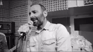 🌎 THE dot CORTO dot CLUB - La Mariskería, Sucede (Extremoduro)