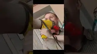 Нашел советский мегафон. и запустил с помощью электронных сигарет..