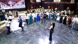 Babai i Nuses Hap Dasmen me Vallen e Pare Sipas Tradites ( Dasma e Albines 2023 )