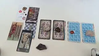 What are they feeling and thinking about you ? ( Love & Platonic ) - Pick A Card ✨ Tarot Reading ✨