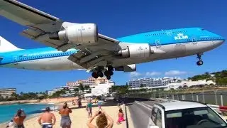 What Happens When you stands right behind the Boeing 747 Airplane!!!