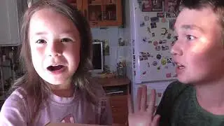 * КАЖЕТСЯ НАЩУПАЛ * или  * ЧТО В КОРОБКЕ * ОЧЕНЬ СМЕШНОЕ ВИДЕО *