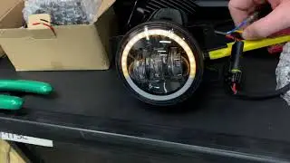 JK Wrangler Fog Light with Turn Signal and DRL — 2-Mode Demo (White DRL Ring / Amber)