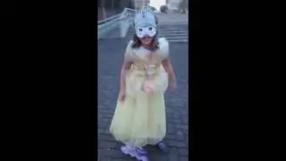Mico de princesa patinadora na praça de Olímpia... quase foi!... RSRS