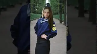 Переодеваем девушку в форму