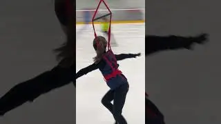 #сестрыкозловские #figureskating #фигурноекатание #фигуристка #тренировка #удочка #лонжа
