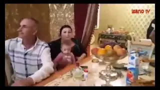 Асильдар Шахбанов поет на баяне