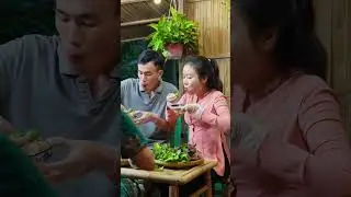 Đi nhổ nấm mối làm bánh xèo miền tây với bí quyết làm bánh xèo vàng giòn là đây