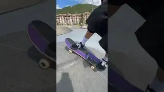 Никита здорово поднабрал за несколько дней в скейт лагере☀️🛹 Каждый день учит по несколько трюков🔥