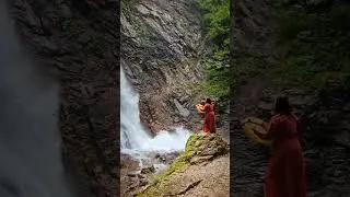 ШАМАН НА ВОДОПАДЕ ЧЁРНЫЙ ШАМАН.