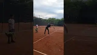 saque tenis jaco