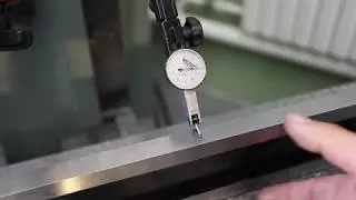 Testing precision of knee type milling machine
