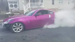 350Z Straight Pipe Driveway Burnout!