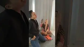 Suami duduk setrika, istri ketawa #shorts #comedy #funny