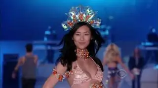 Maroon 5 Moves Like Jagger LIVE HD Victoria's Secret Fashion Show 2011 Anne Vyalitsyna&Adam Levine