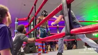 amateur kickboxing I took a L