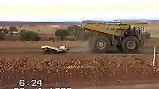 Fail at work: Mining accident - death of super mining trucks !