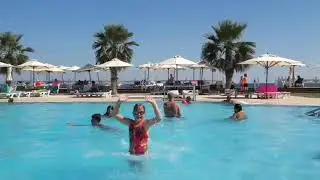 Клип.В бассейне
