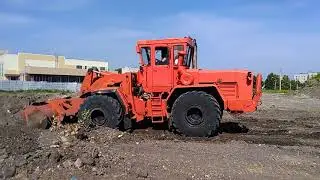 Kirovets K-702 loader