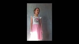 рисуют мальчики войну/ Поет Саша Пугачева