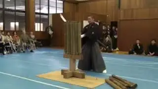 Maestro di spada taglia tutti i tatami