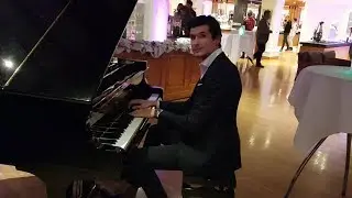 Alex - Shining Night Piano Performance Zürs