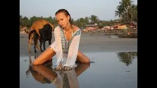 20 People Who Definitely Should Have Checked The Background Before Taking Picture