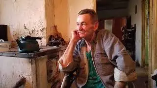 Ветеран-колясочник живёт в аварийном доме без отопления, водоснабжения и канализации.