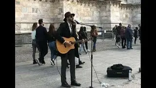 Street Performer Singing  with AMAZING VOICE