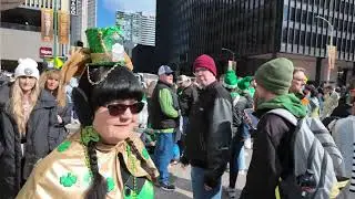 Ricoh GR3x Chicago Street Parade Chaos