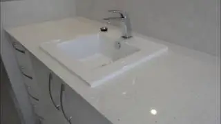 Gail & Neville B-Bathroom