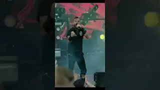 Headbanging at Knotfest!