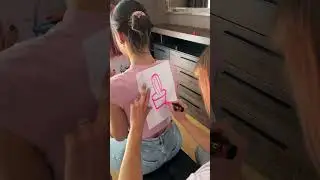 Draw on my Back Challenge 😂😂 