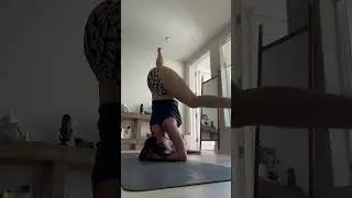 Practicing again :) #yoga #headstand #yogaeverydamnday