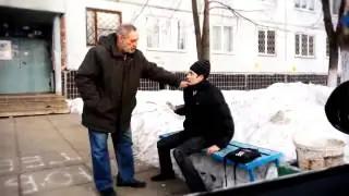 Наркоман шугает бабушек