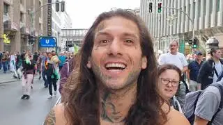 Demo Teilnehmer in Berlin mal ganz direkt gefragt, seid Ihr Reichsbürger oder sowas? Berlin 29.08.20
