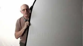Folding a large Popup backdrop or reflector (Tutorial)