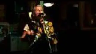 Uni and her Ukelele - Dancing in the Dark (live)