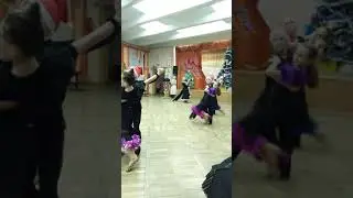 Отчетный новогодний концерт в группе бального танца.