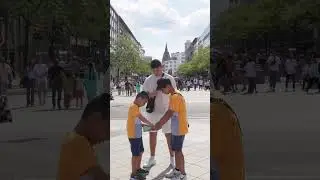 Coole Freude für diese Schüler🎁😁 # #youtubeshorts