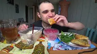 МУКБАНГ АСМР САЛАТ СЕЛЬД ПОД ШУБОЙ / САЛАТ МИМОЗА / ЯЙЦО / САМСА С КУРИЦЕЙ / EATING ASMR Mukbang
