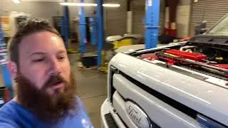 Lifting a Ford Excursion