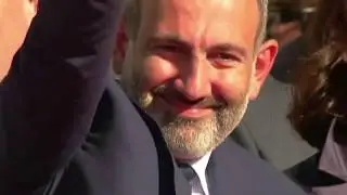Նիկոլ,Նիկոլ վանկարկելով , ողջունում են՝ Լոս Անջելեսում