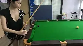 可爱的贝贝又来啦，台球打的溜溜的