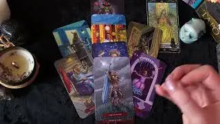 What's in store for March 2026? 4 Queens Tarot spread ✨ 