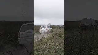 Катаем по грязи!